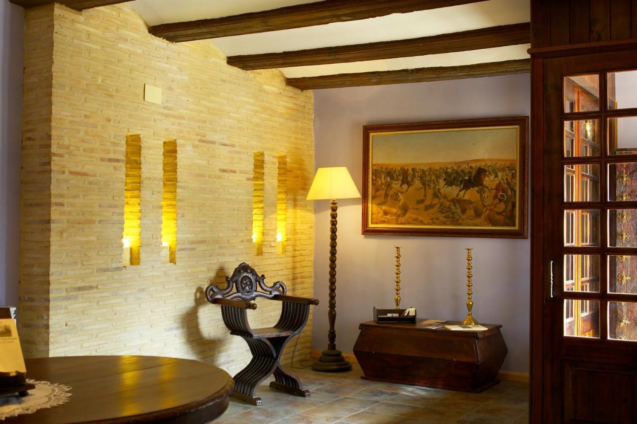 瓦莱罗酒店 Jarque de la Val 外观 照片